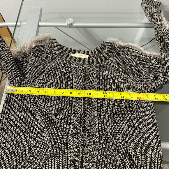 Nicole Miller Gray Crew Neck Sweater - Picture 4 of 10